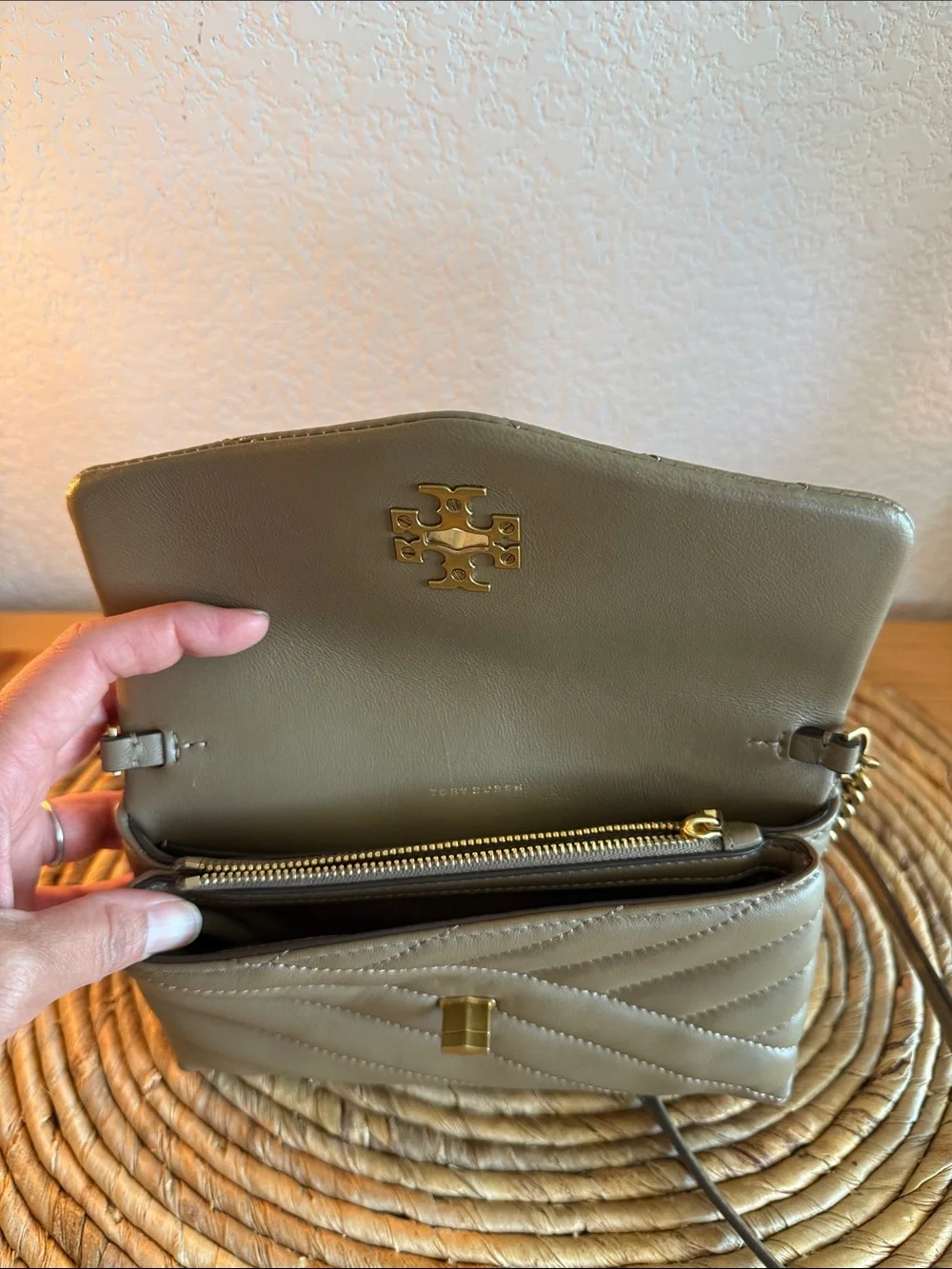 Tory Burch Quilted Leather Chain Crossbody - Taupe with Gold Hardware - Picture 4 of 7